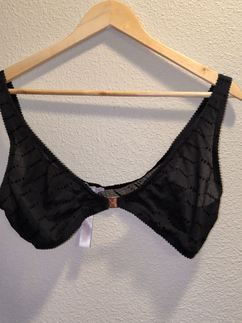 Black Lace Underwire Bra - Women's Intimates